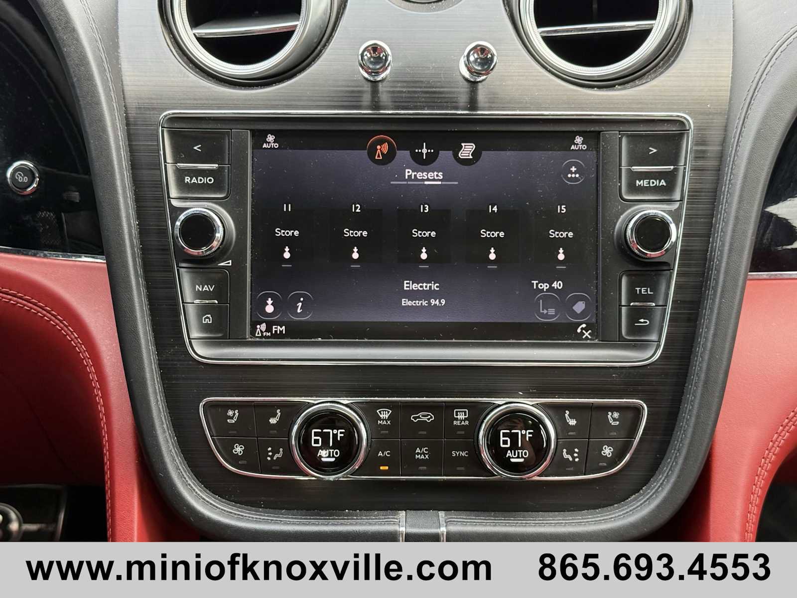 Used 2019 Bentley Bentayga image 21