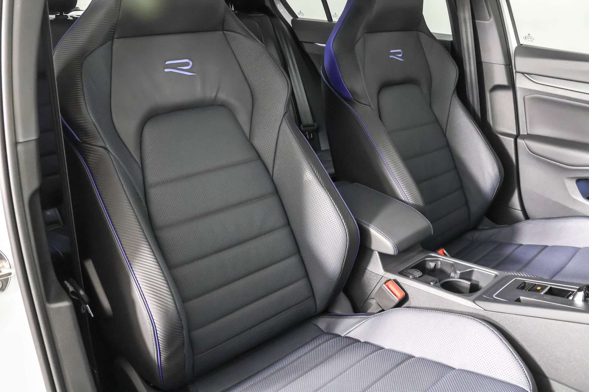 Used 2022 Volkswagen Golf R AWD/4WD image 47