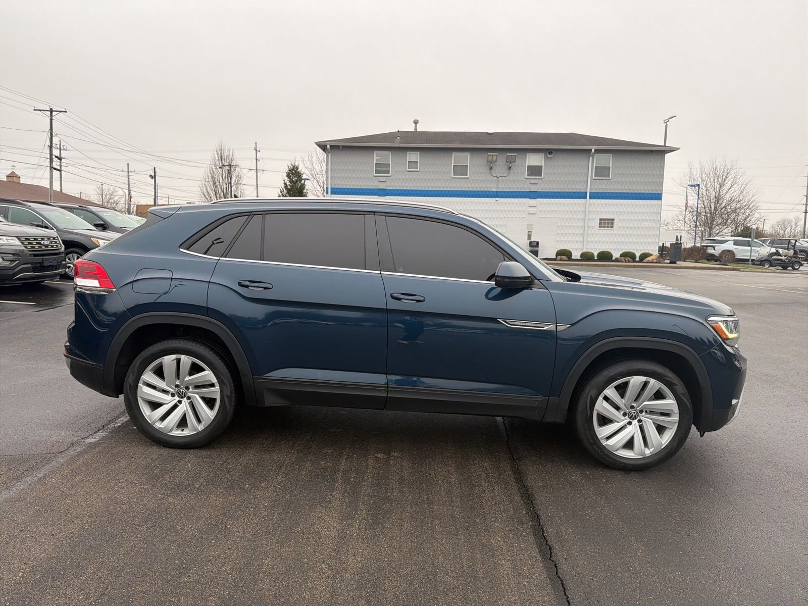 Used 2021 Volkswagen Atlas Cross Sport SE w/ Panoramic Sunroof Package AWD/4WD image 6