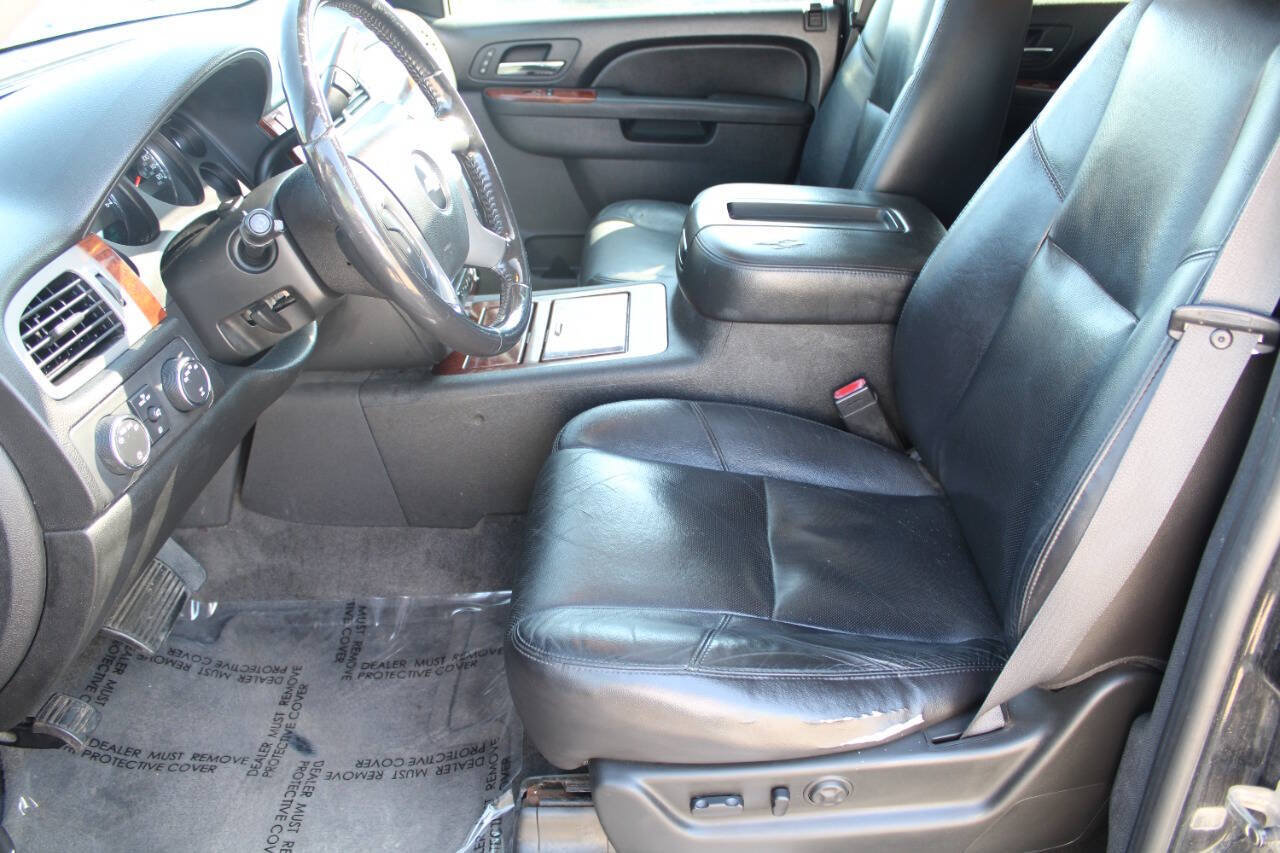 Used 2011 Chevrolet Suburban LTZ AWD/4WD image 14