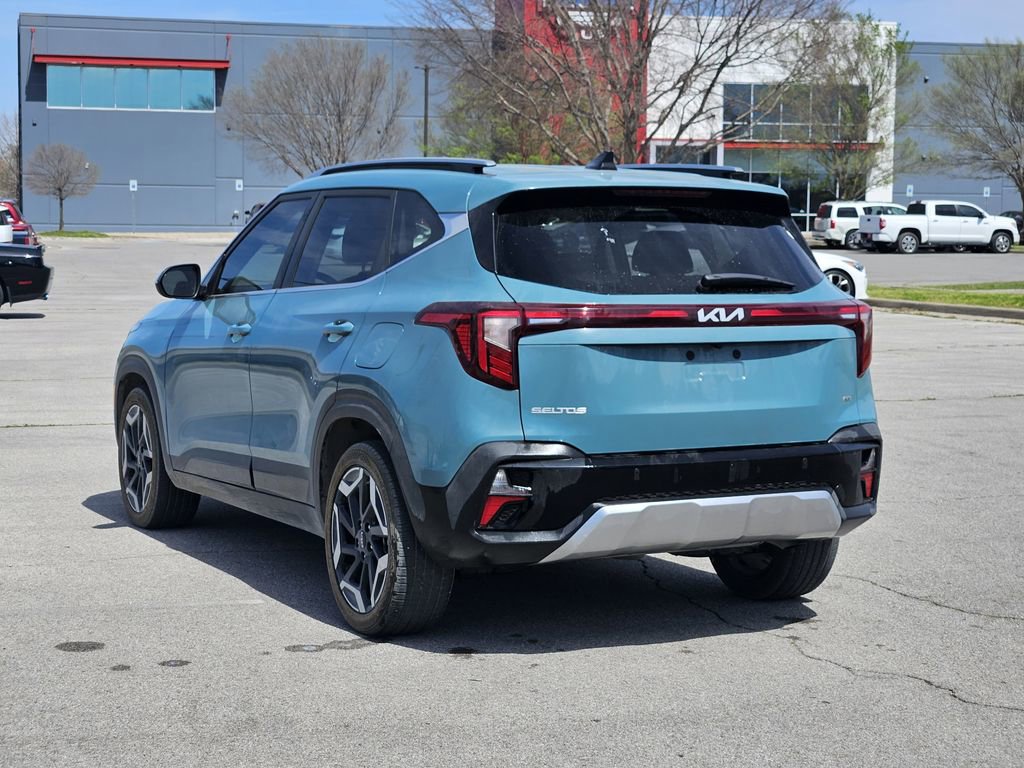 Used 2025 Kia Seltos SX w/ SX Sunroof Package image 3