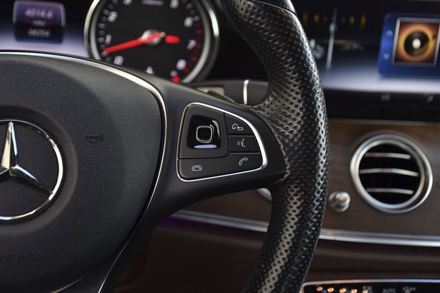 Used 2018 Mercedes-Benz E 400 4MATIC Sedan image 9
