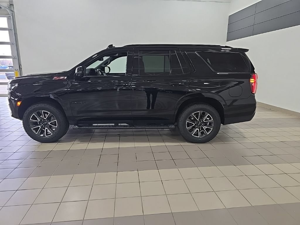 Used 2022 Chevrolet Tahoe Z71 w/ Luxury Package AWD/4WD image 2