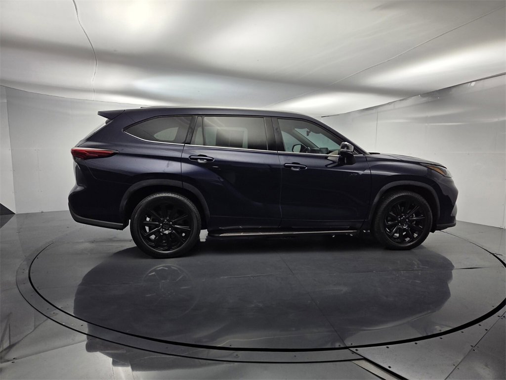 Used 2022 Toyota Highlander XLE image 9
