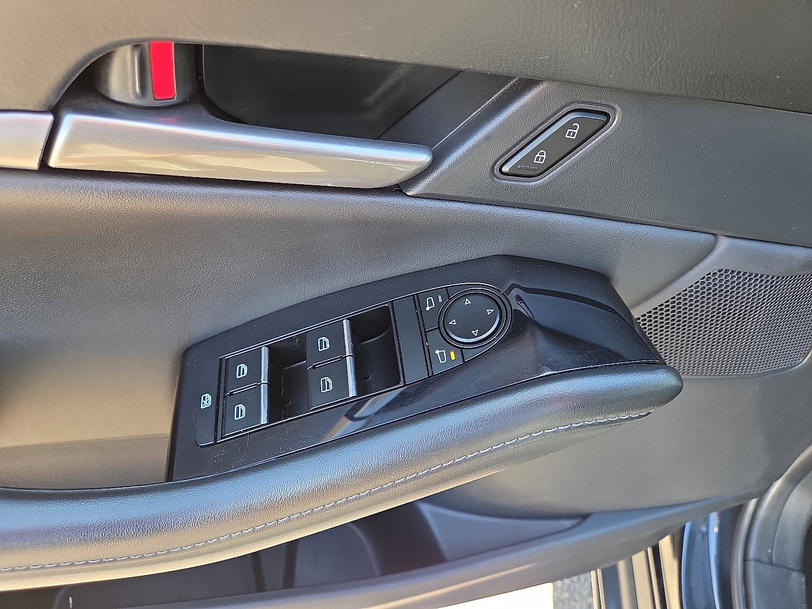 Used 2024 MAZDA CX-30 AWD 2.5 S w/ Select Sport Pkg image 13