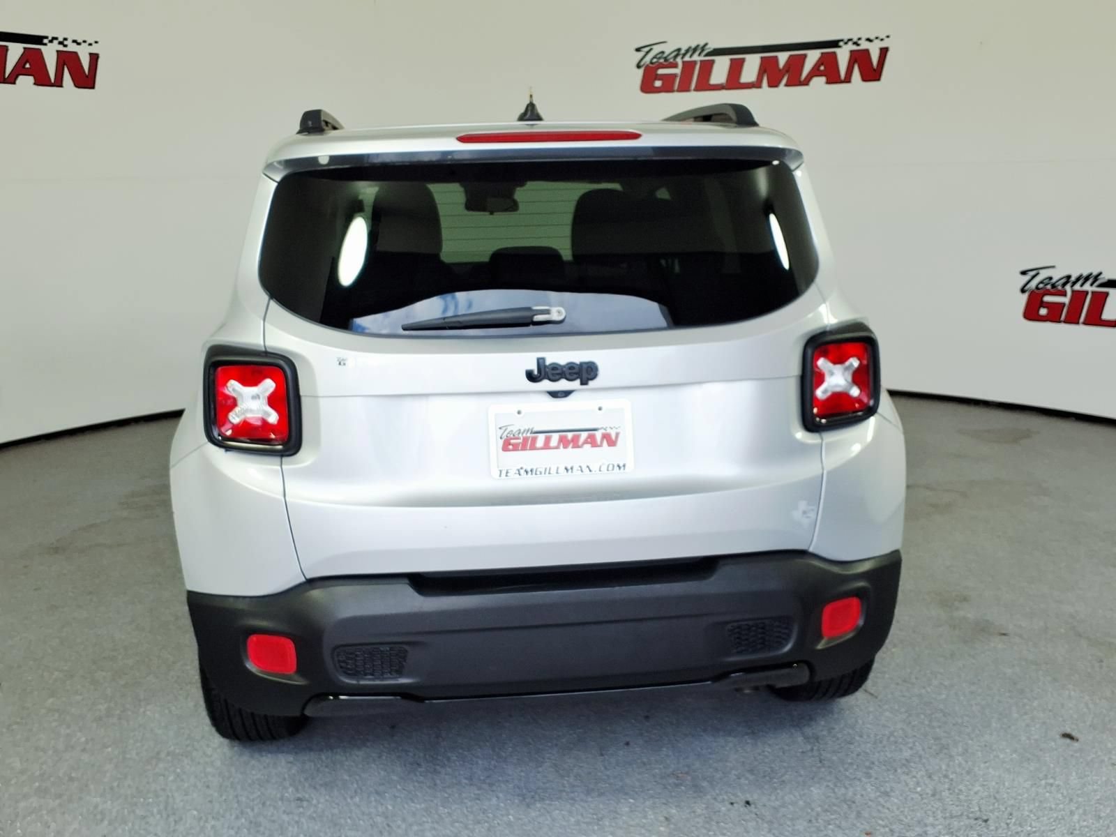 Used 2017 Jeep Renegade Altitude FWD image 7