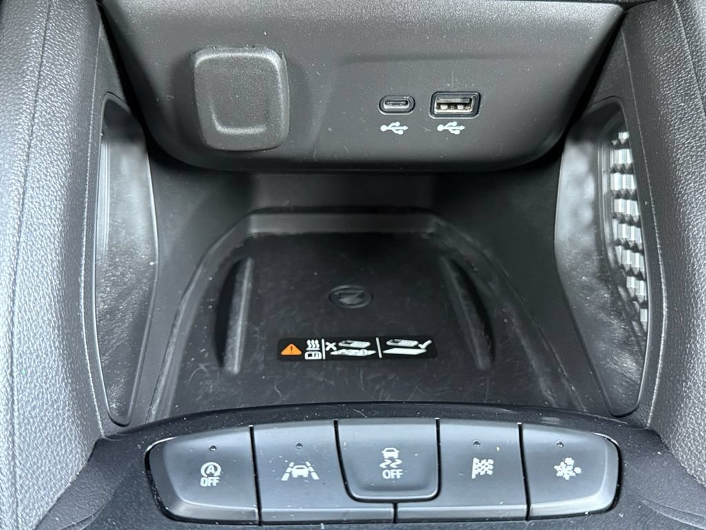 Used 2025 Chevrolet TrailBlazer RS w/ Convenience Package FWD image 19