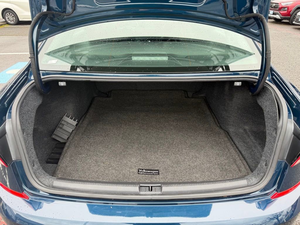 Used 2020 Volkswagen Passat 2.0T R-Line image 11