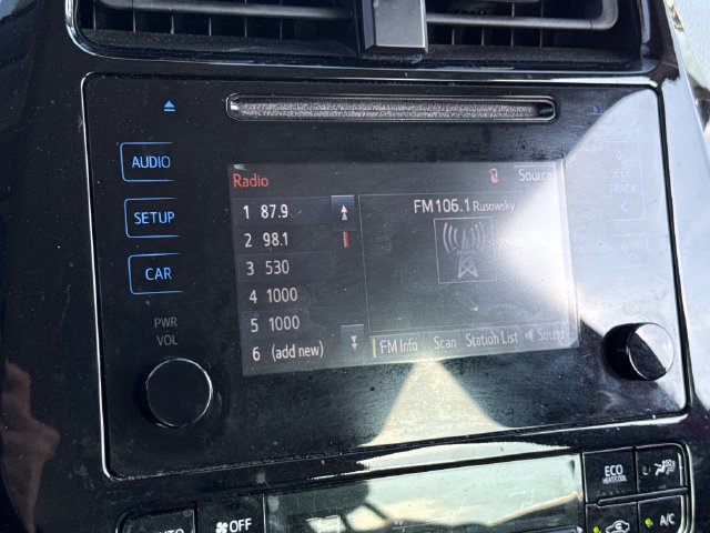 Used 2019 Toyota Prius LE FWD image 27