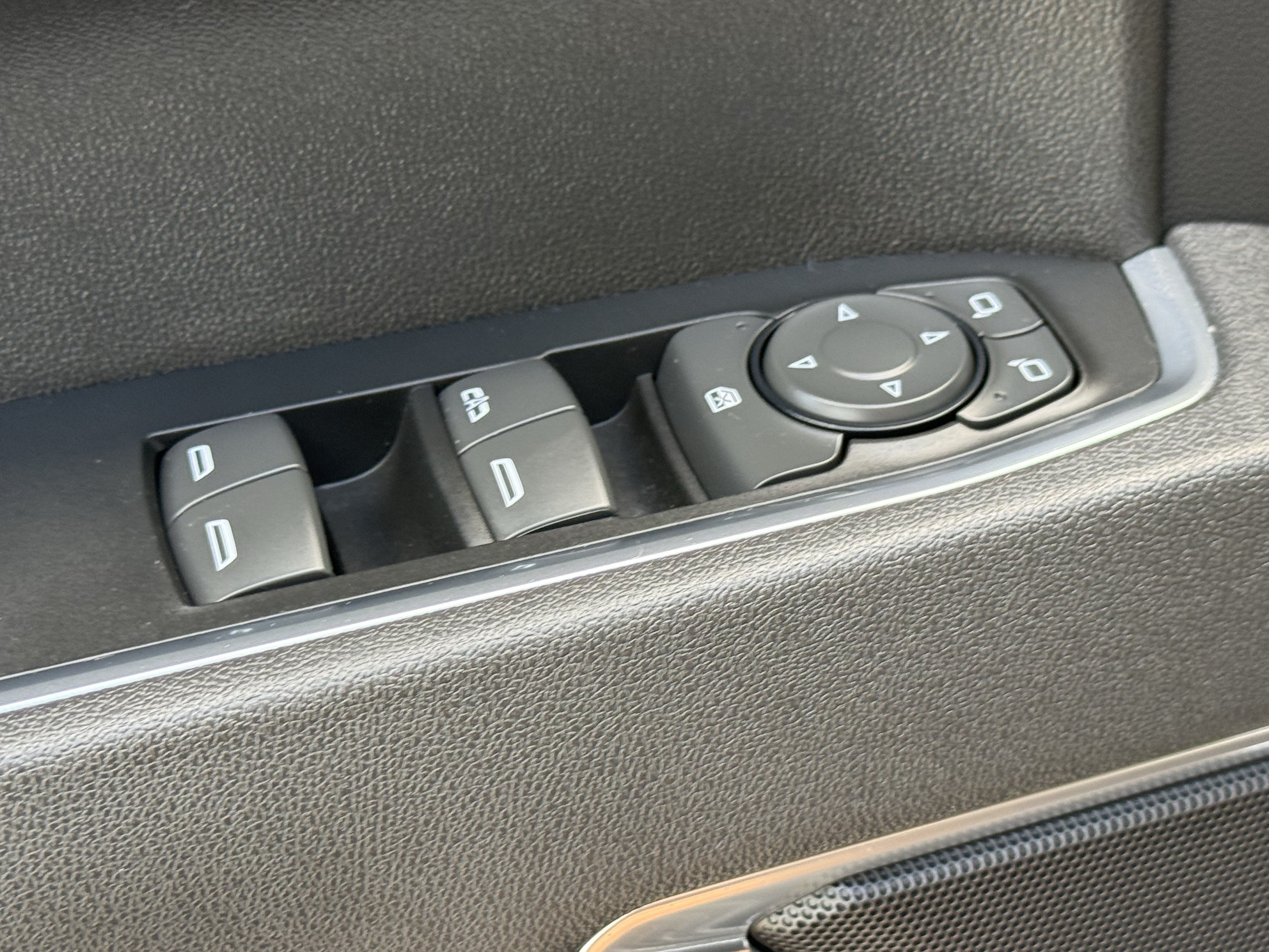 Used 2025 Chevrolet Silverado 1500 RST AWD/4WD image 26
