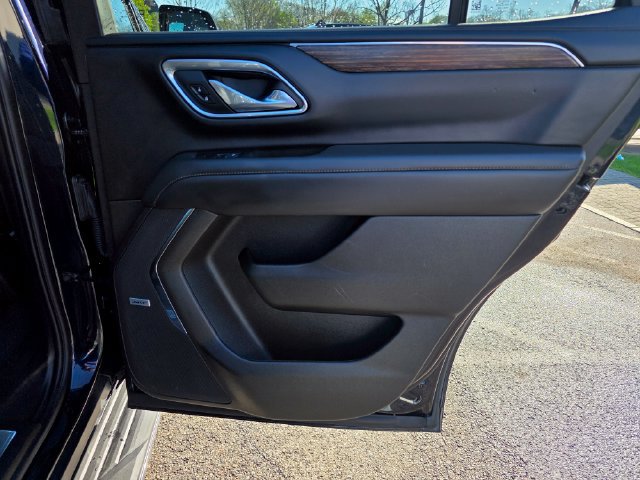 Used 2023 Chevrolet Tahoe High Country AWD/4WD image 13