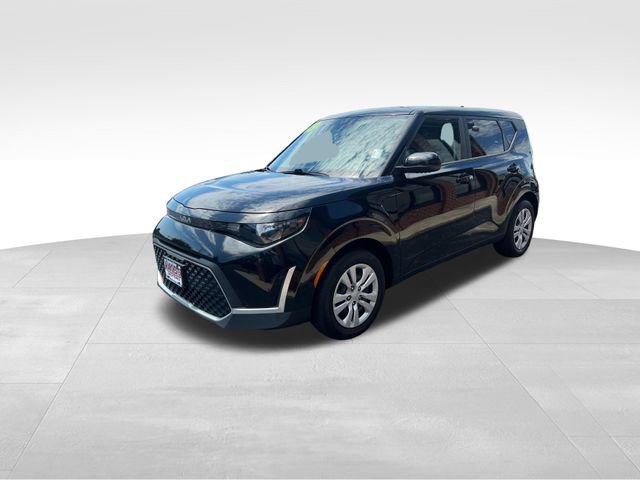 Used 2023 Kia Soul LX FWD image 3