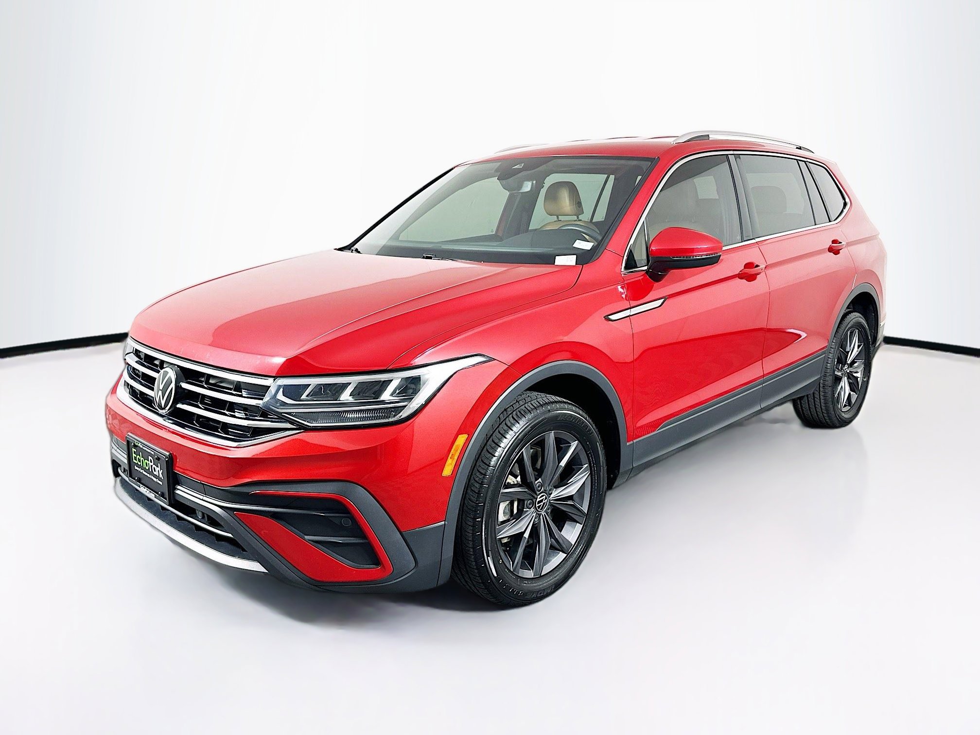 Used 2022 Volkswagen Tiguan SE AWD/4WD image 3