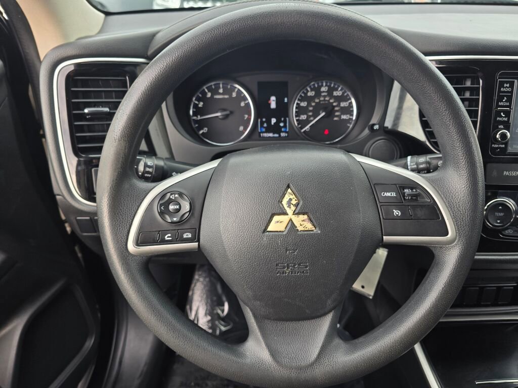 Used 2018 Mitsubishi Outlander ES FWD image 26