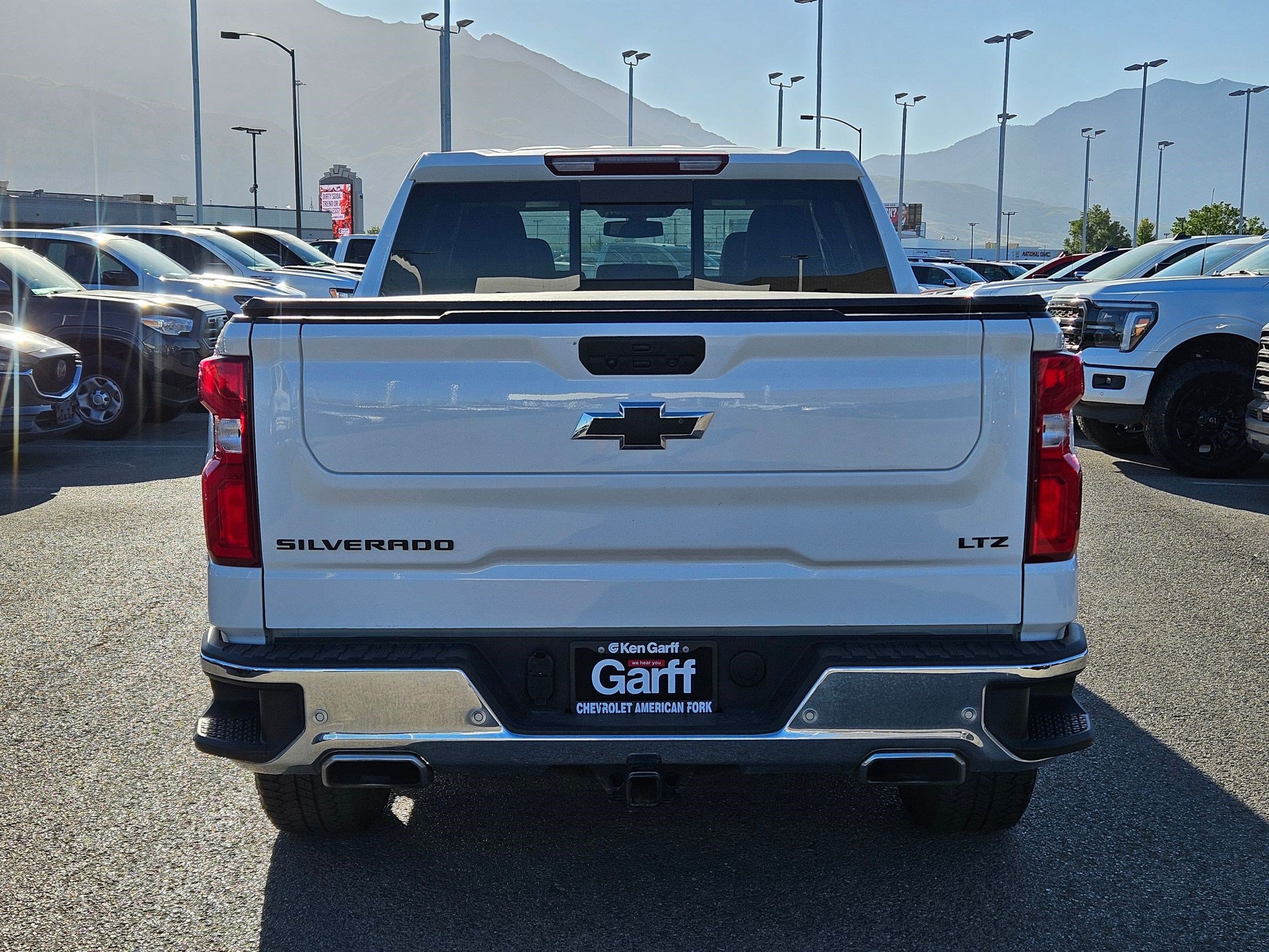 Used 2021 Chevrolet Silverado 1500 LTZ w/ Z71 Off-Road Package AWD/4WD image 4
