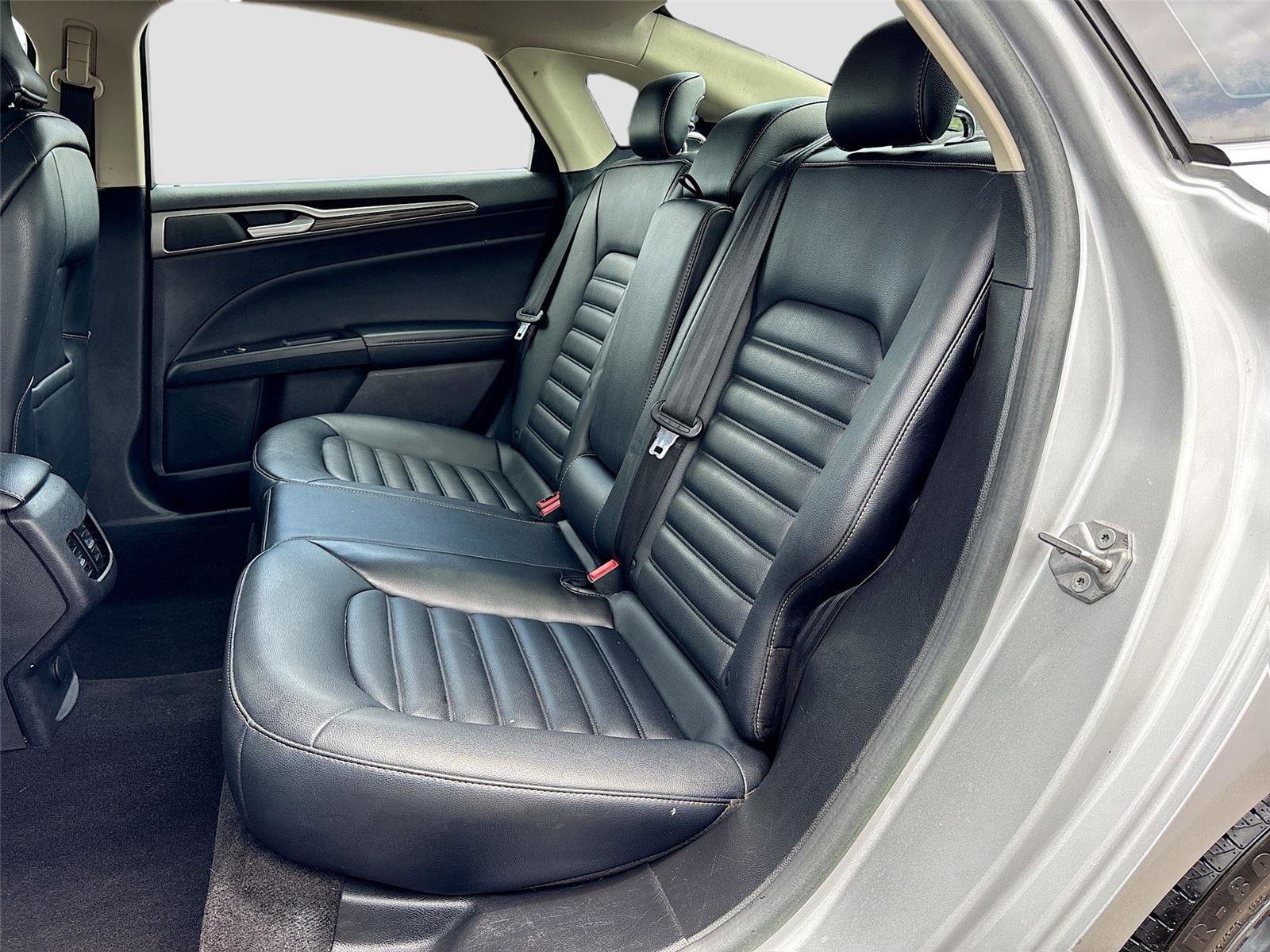 Used 2019 Ford Fusion SEL FWD image 23