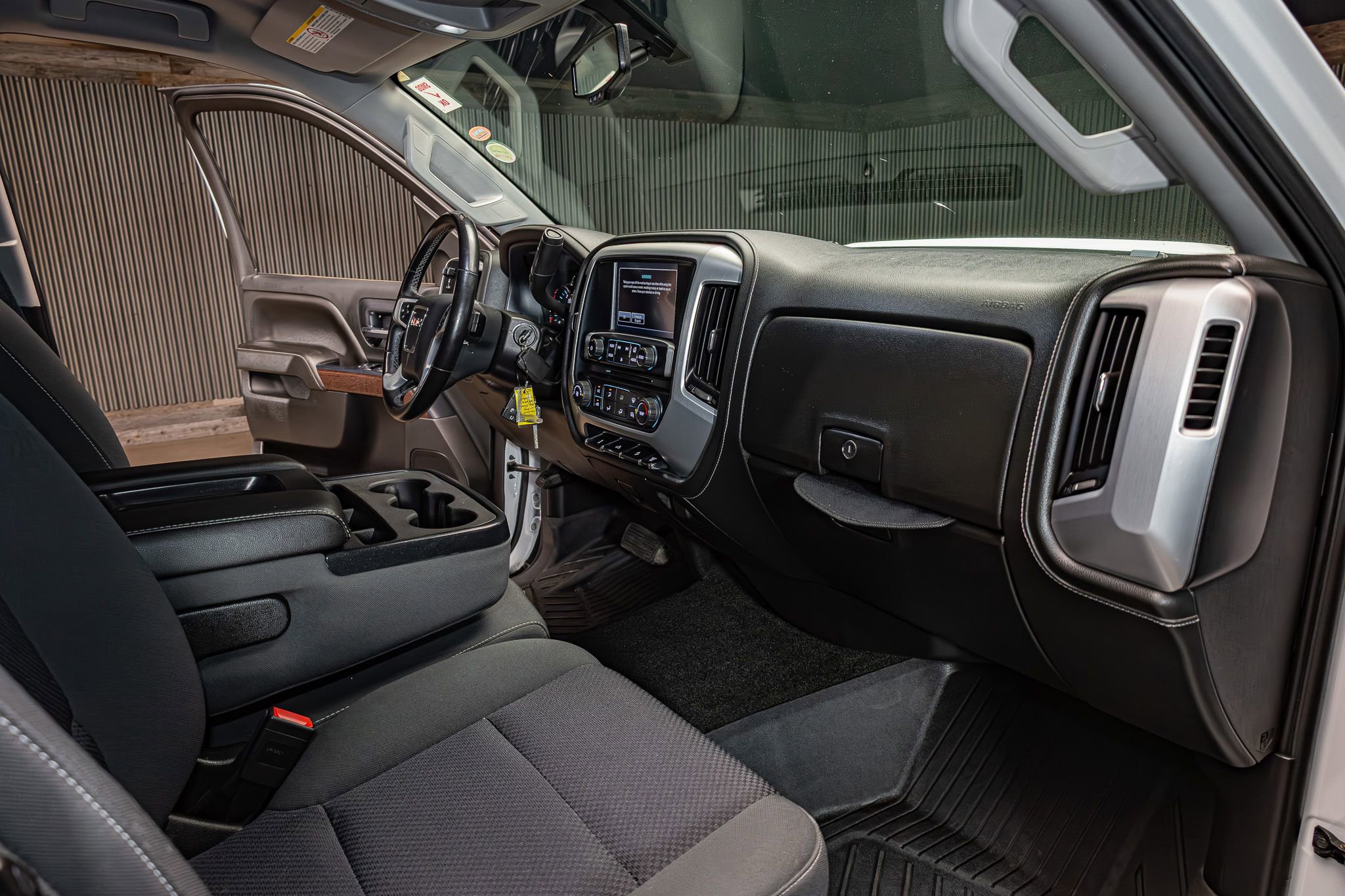Used 2018 GMC Sierra 2500 SLE w/ Suspension Package, Off-Road AWD/4WD image 19