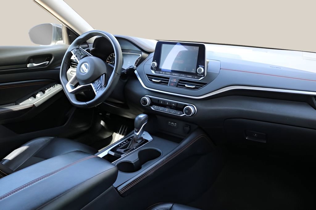 Used 2020 Nissan Altima 2.5 SR FWD image 16
