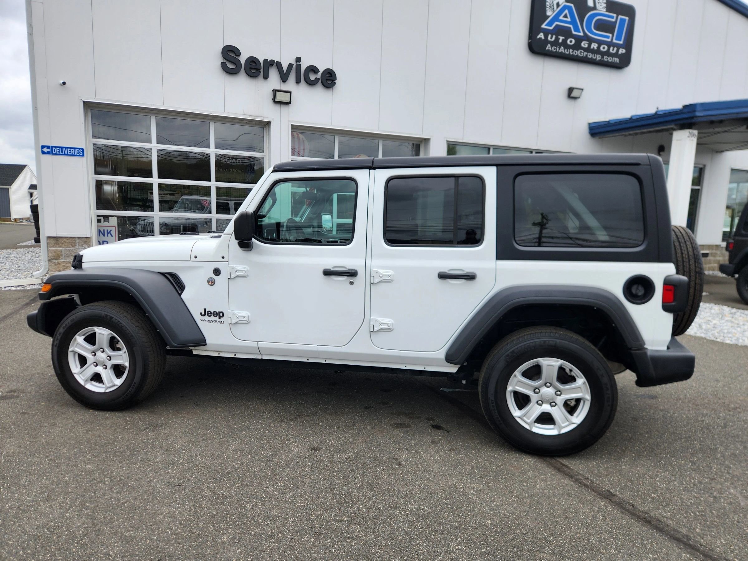 Used 2022 Jeep Wrangler Unlimited Sport AWD/4WD image 10