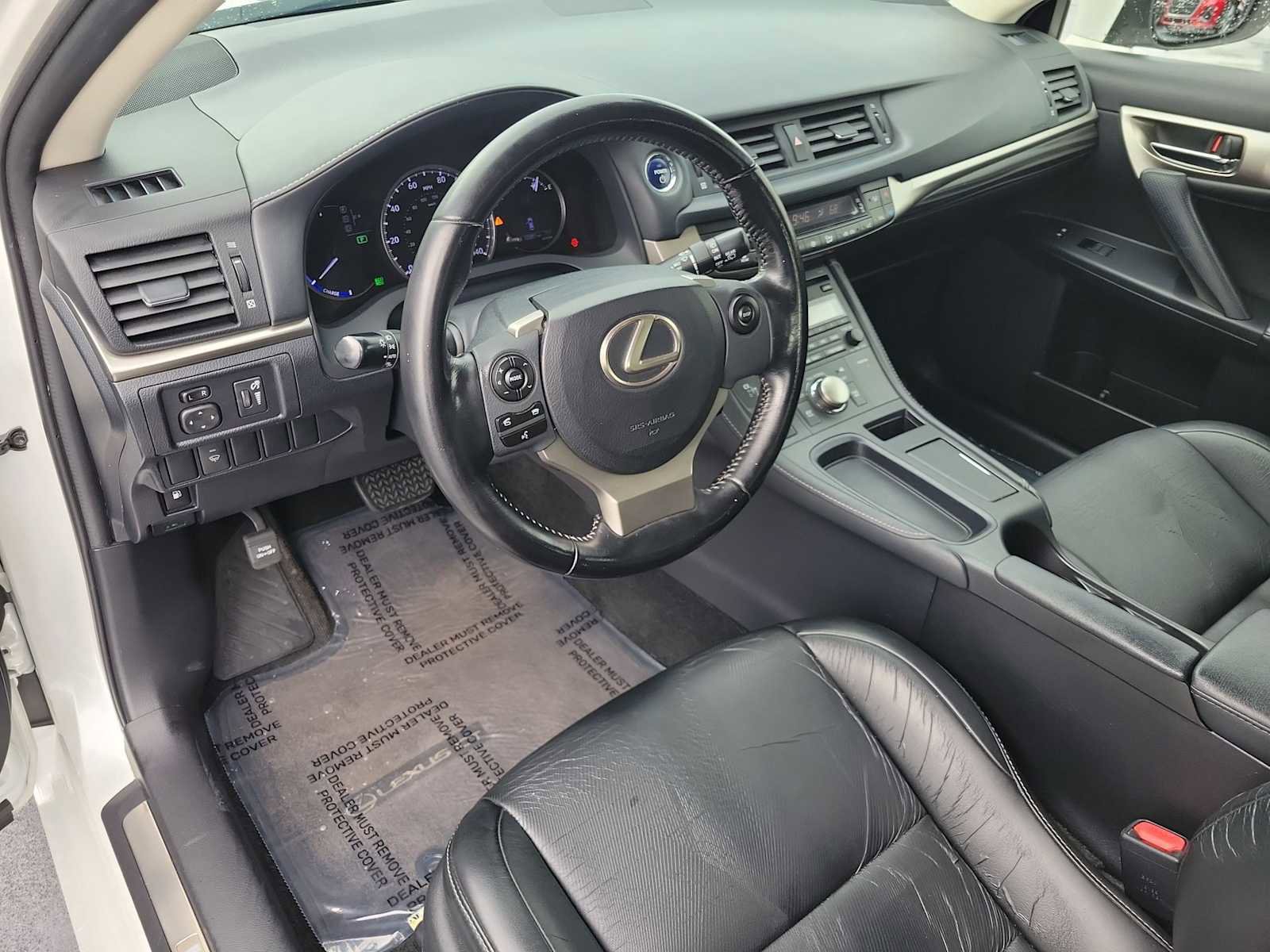 Used 2016 Lexus CT 200h w/ Accessory Package 2 FWD image 2