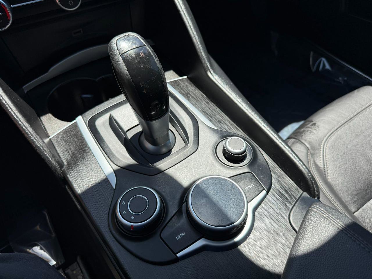 Used 2017 Alfa Romeo Giulia image 35