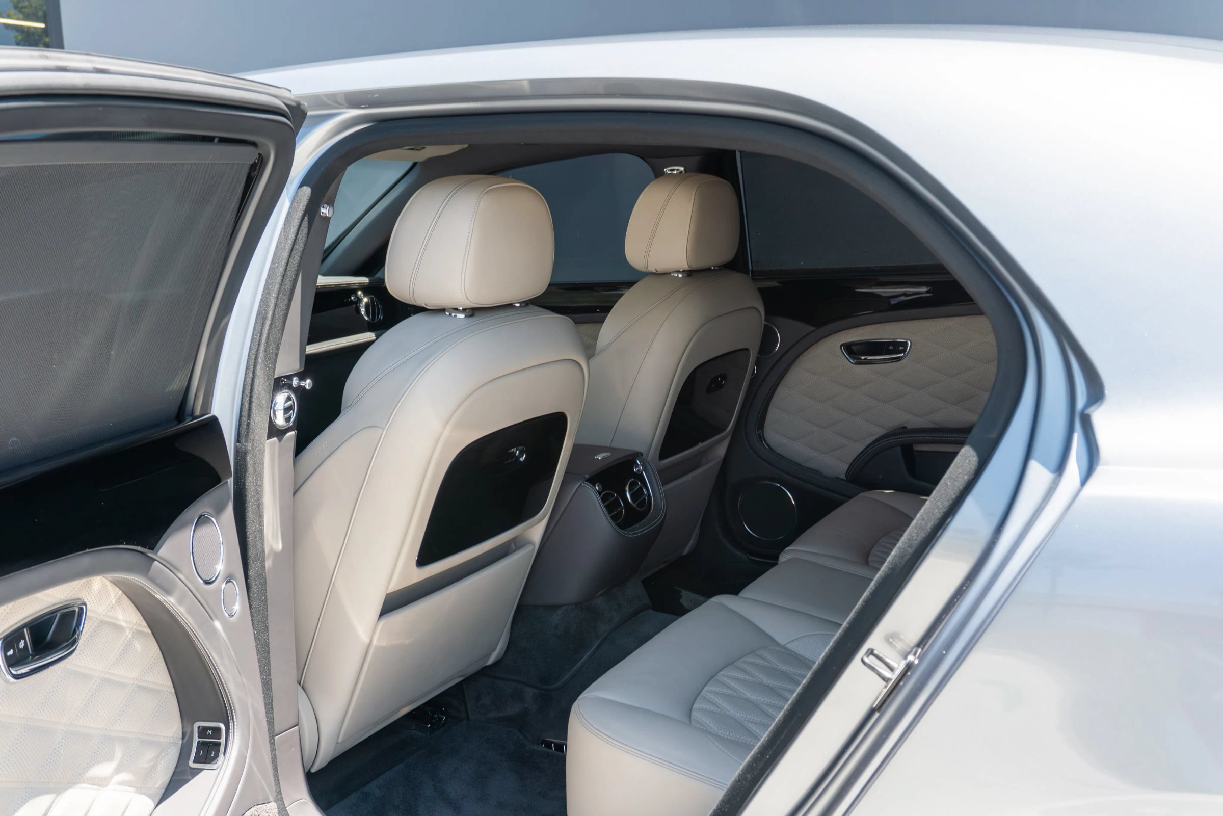 Used 2020 Bentley Mulsanne RWD image 48