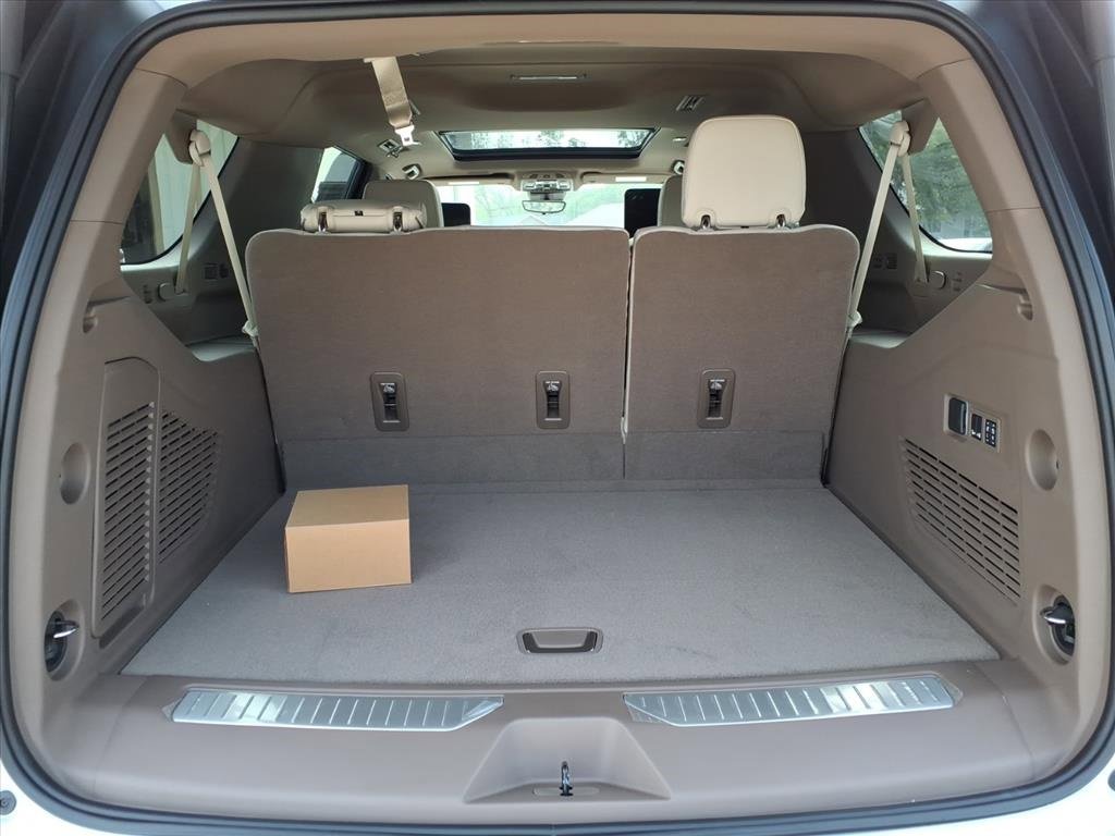 New 2026 GMC Yukon XL Denali w/ Denali Reserve Package image 9
