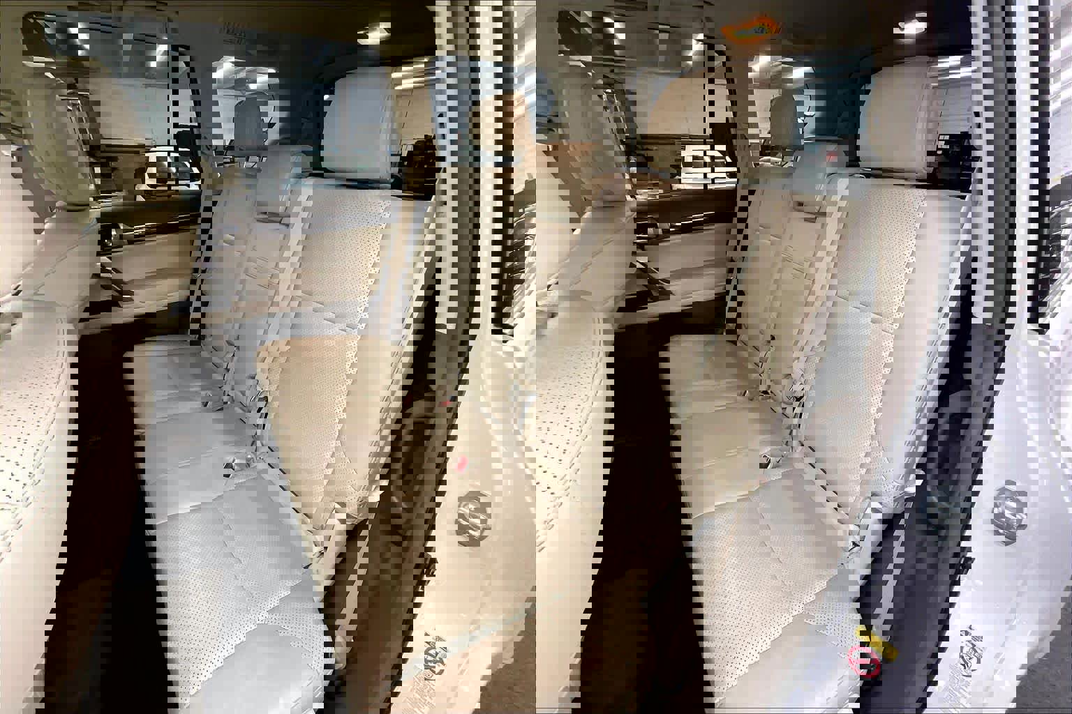 Used 2016 Lexus GX 460 Luxury w/ Preferred Accessory Package AWD/4WD image 19