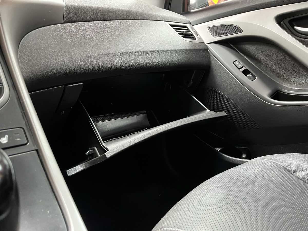 Used 2016 Hyundai Elantra Limited FWD image 21