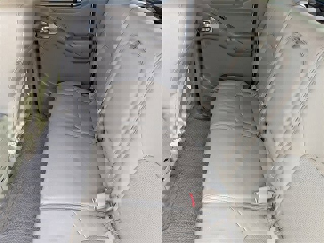 Used 2014 Nissan Frontier SL w/ SL Moonroof Package image 28