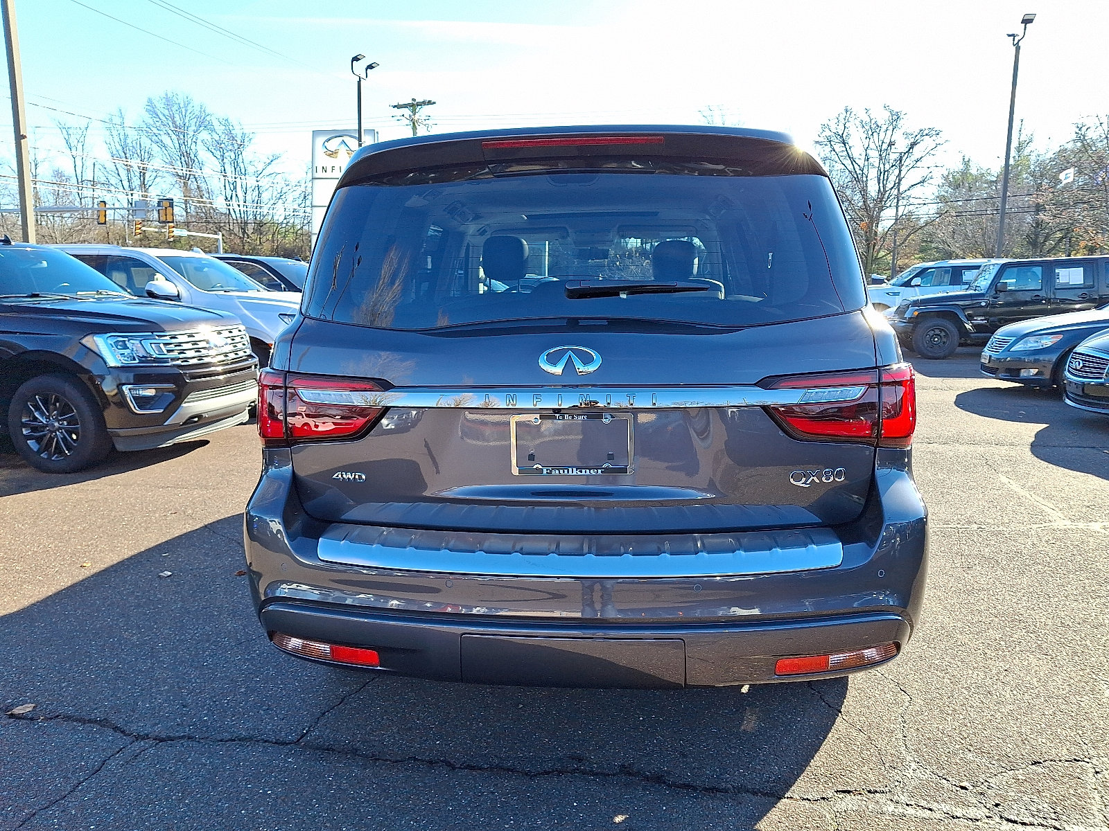 Certified 2024 INFINITI QX80 Premium Select w/ Cargo Package image 5