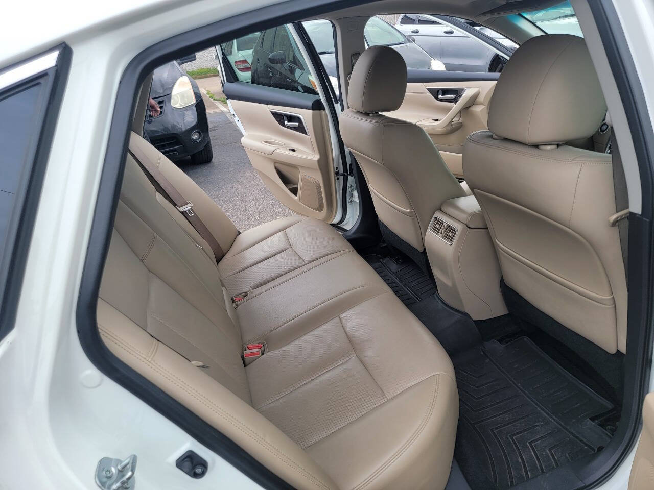 Used 2015 Nissan Altima 2.5 SL w/ Technology Package FWD image 24