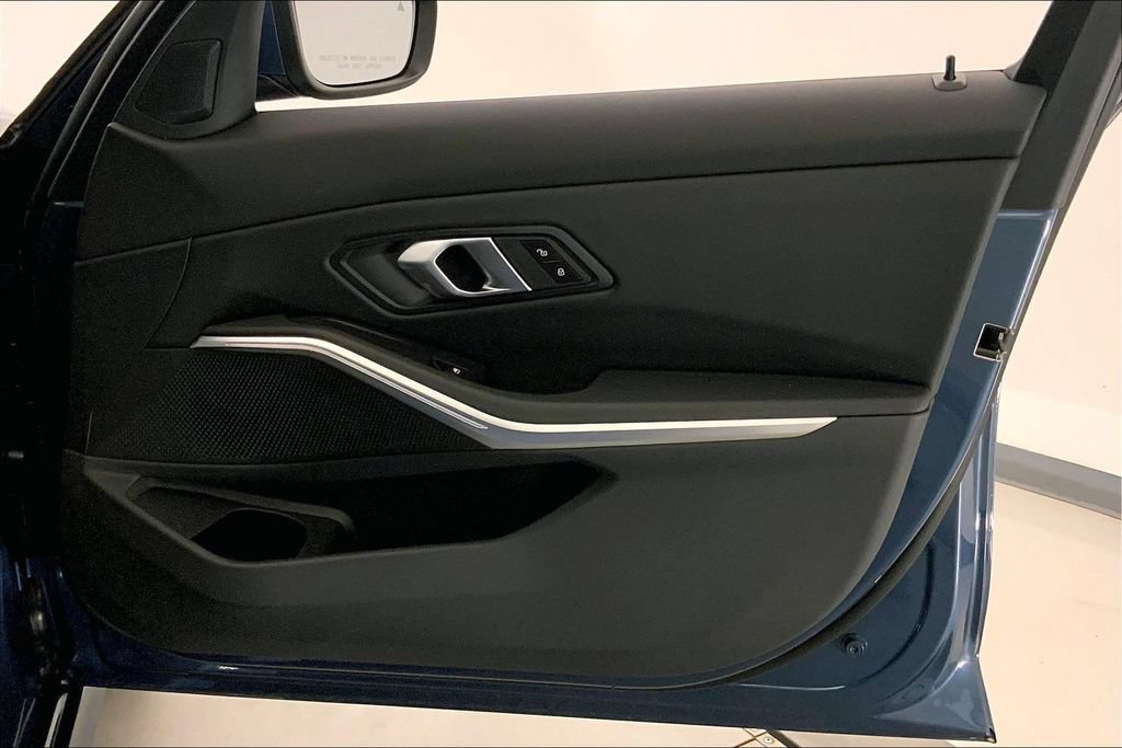 Used 2025 BMW 330i Sedan RWD image 24