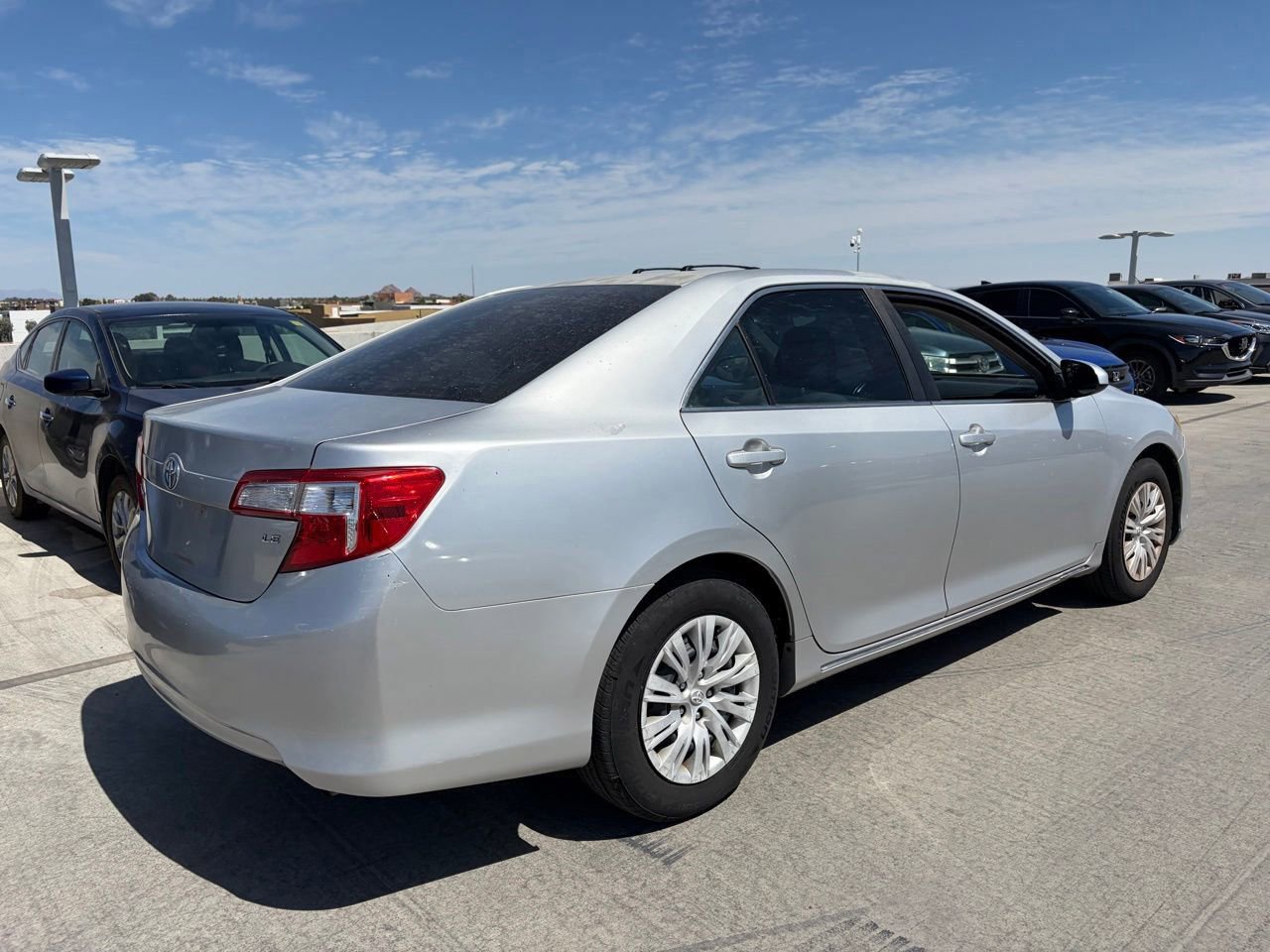 Used 2014 Toyota Camry LE FWD image 2