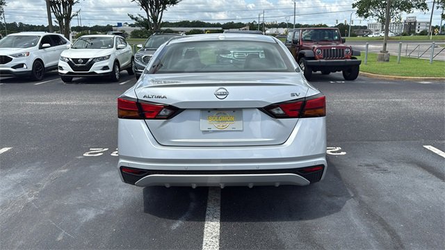 Used 2024 Nissan Altima 2.5 SV image 6