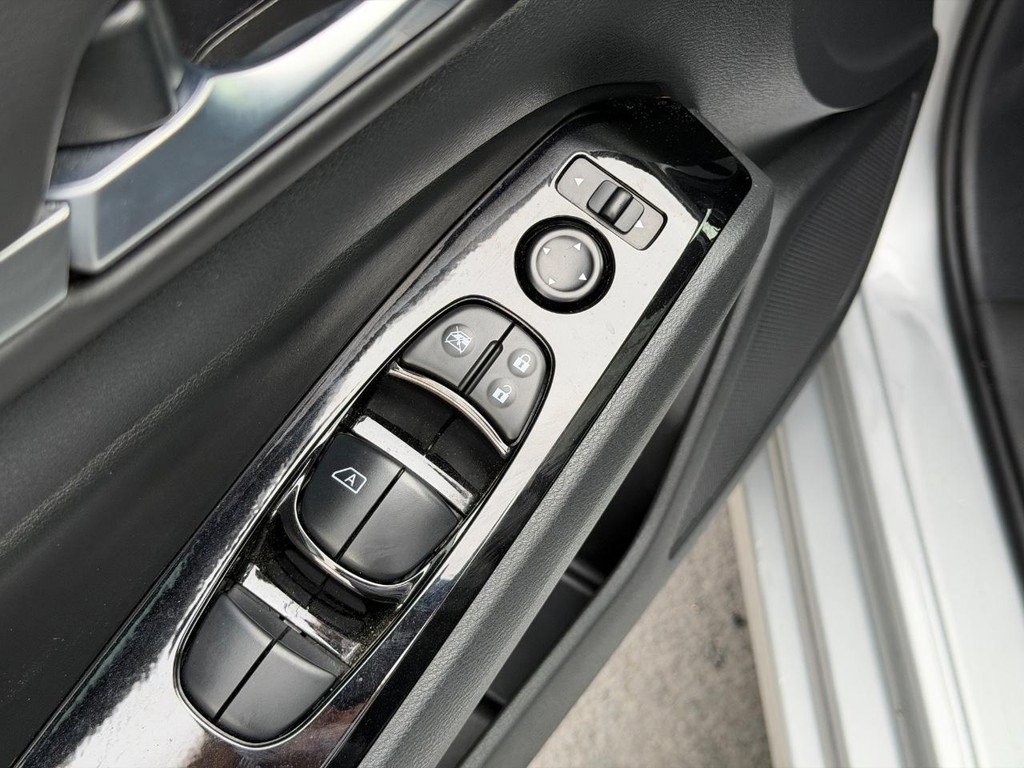 Used 2024 Nissan Altima 2.5 SR w/ SR Premium Package image 14