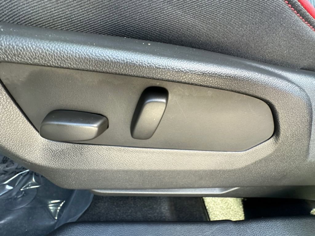 Used 2023 Buick Envision Essence w/ Sport Touring Package image 10