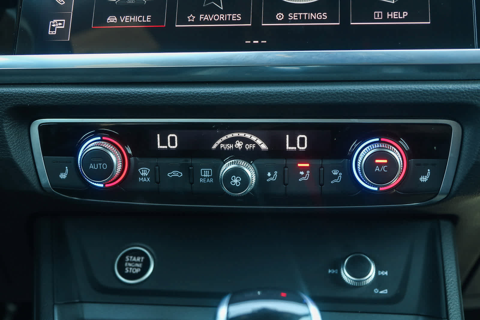 Used 2025 Audi Q3 2.0T Premium w/ Convenience Package image 18