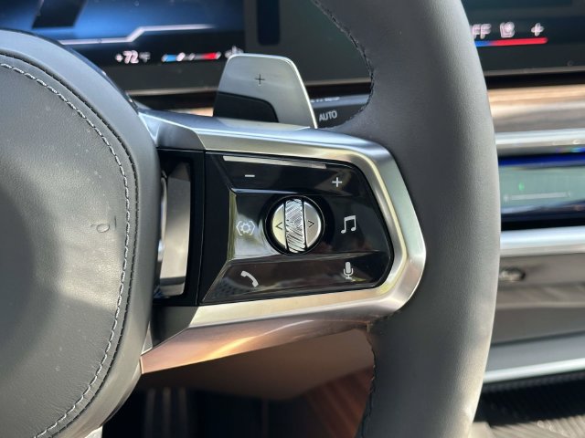 Used 2026 BMW 760i xDrive w/ Executive Package AWD/4WD image 30