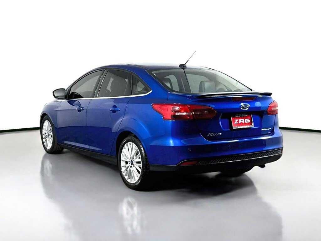 Used 2018 Ford Focus Titanium w/ Titanium Technology Package FWD image 3