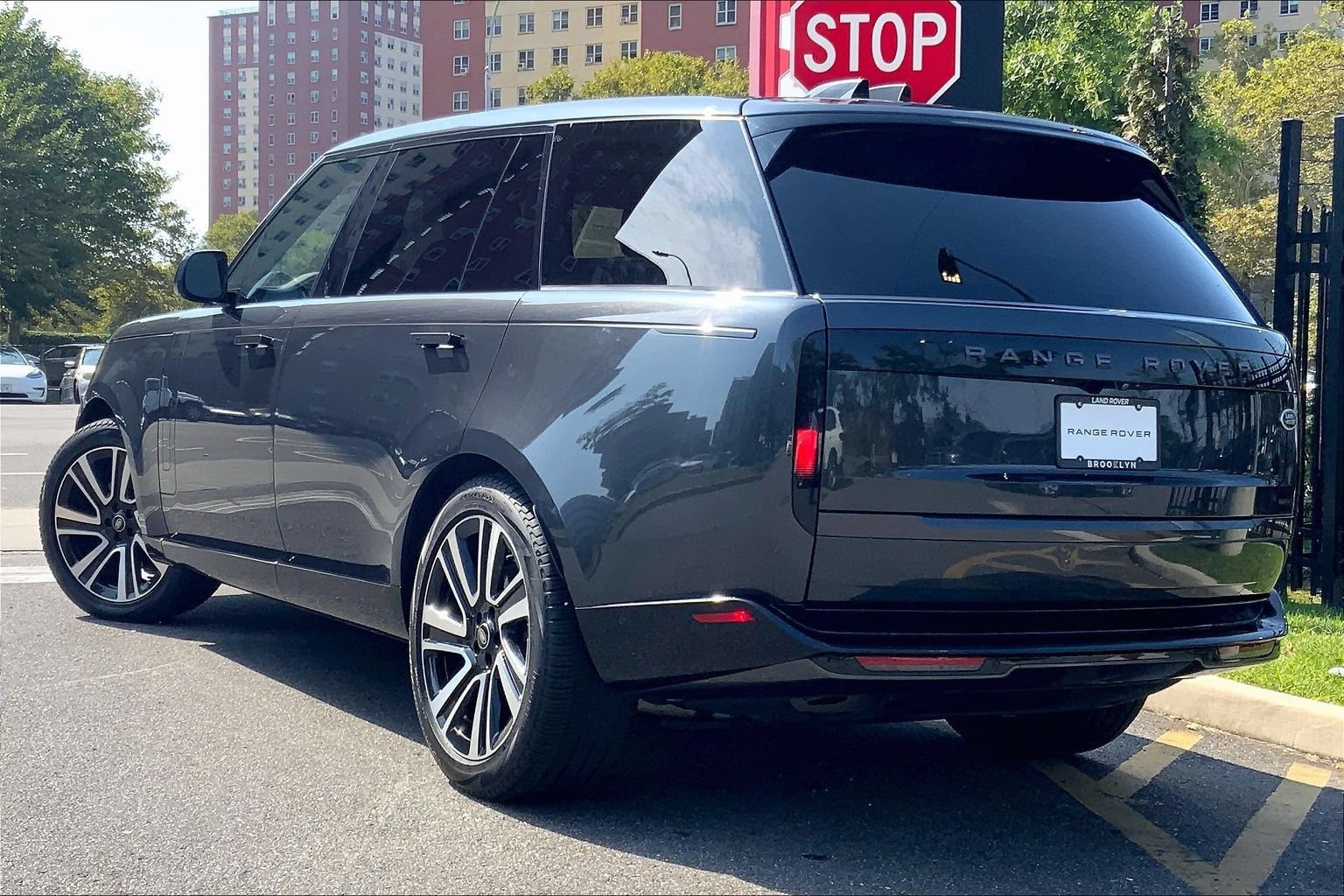 Certified 2023 Land Rover Range Rover Long Wheelbase SE AWD/4WD image 11