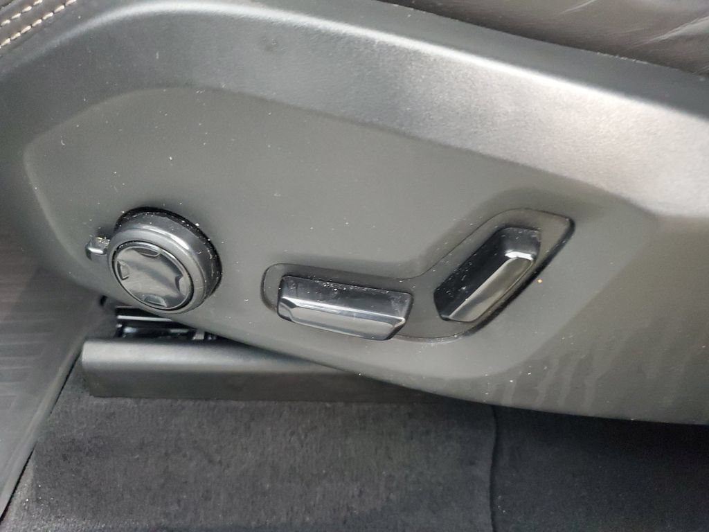 Used 2021 Volvo XC60 T5 Inscription FWD image 21