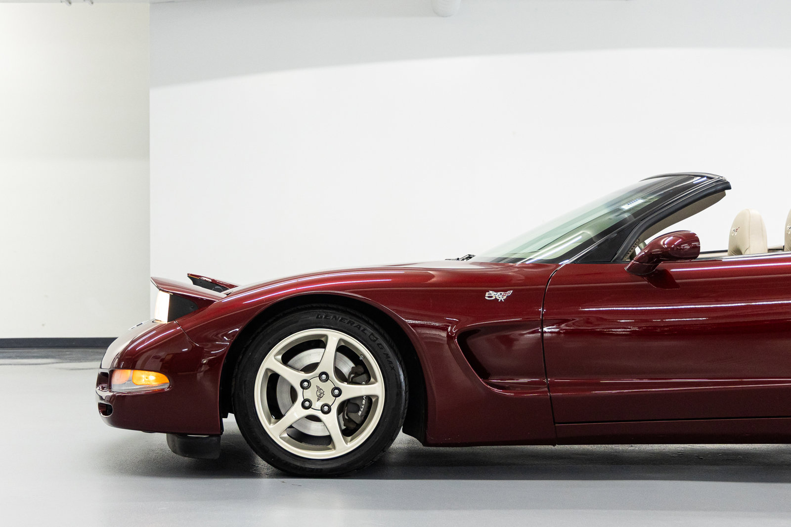Used 2003 Chevrolet Corvette Convertible w/ Preferred Equipment Group1 RWD image 19