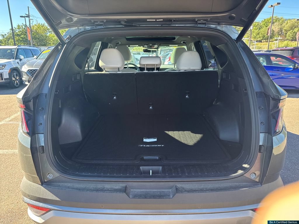 Used 2025 Hyundai Tucson Limited AWD/4WD image 10