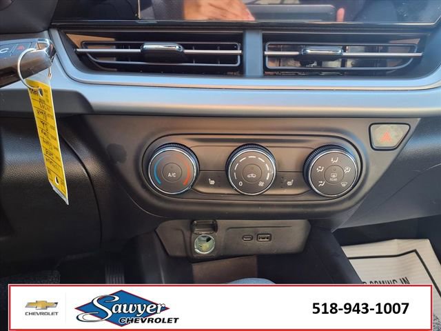 Used 2025 Chevrolet Trax RS image 27