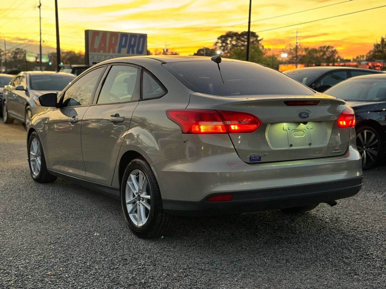 Used 2015 Ford Focus SE image 9