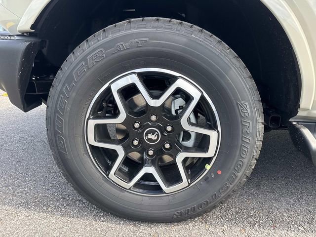 New 2026 Ford Bronco Outer Banks AWD/4WD image 9