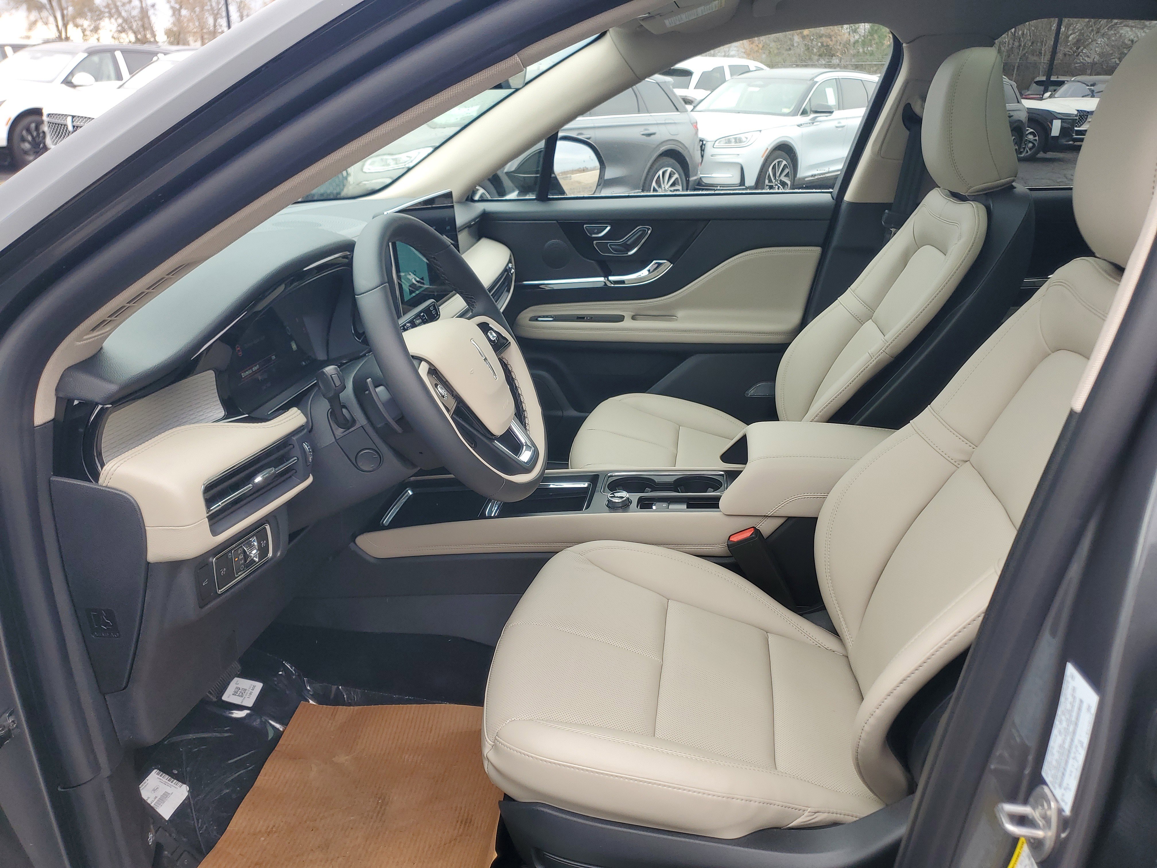 New 2026 Lincoln Corsair Premiere image 12