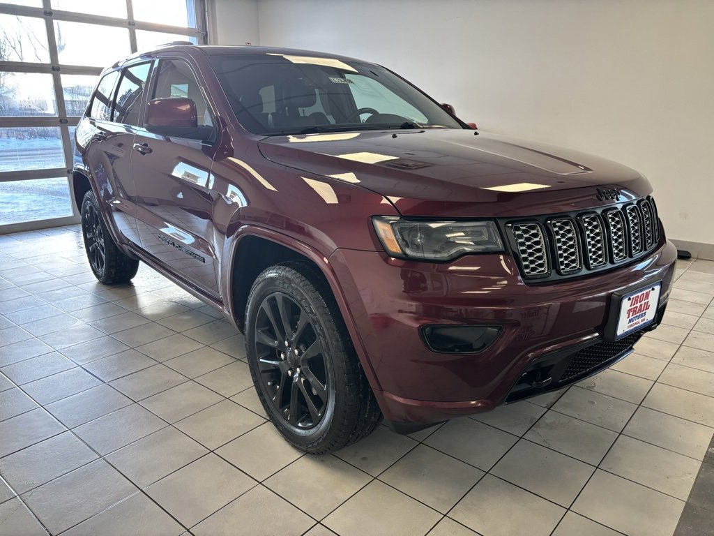 Used 2020 Jeep Grand Cherokee Altitude image 2