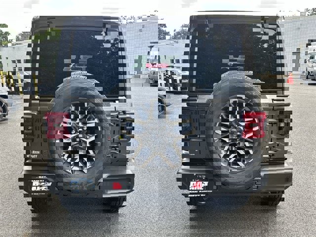 New 2025 Jeep Wrangler Unlimited Sahara image 7